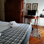 B&B S. Trinita 18 Suites & Rooms